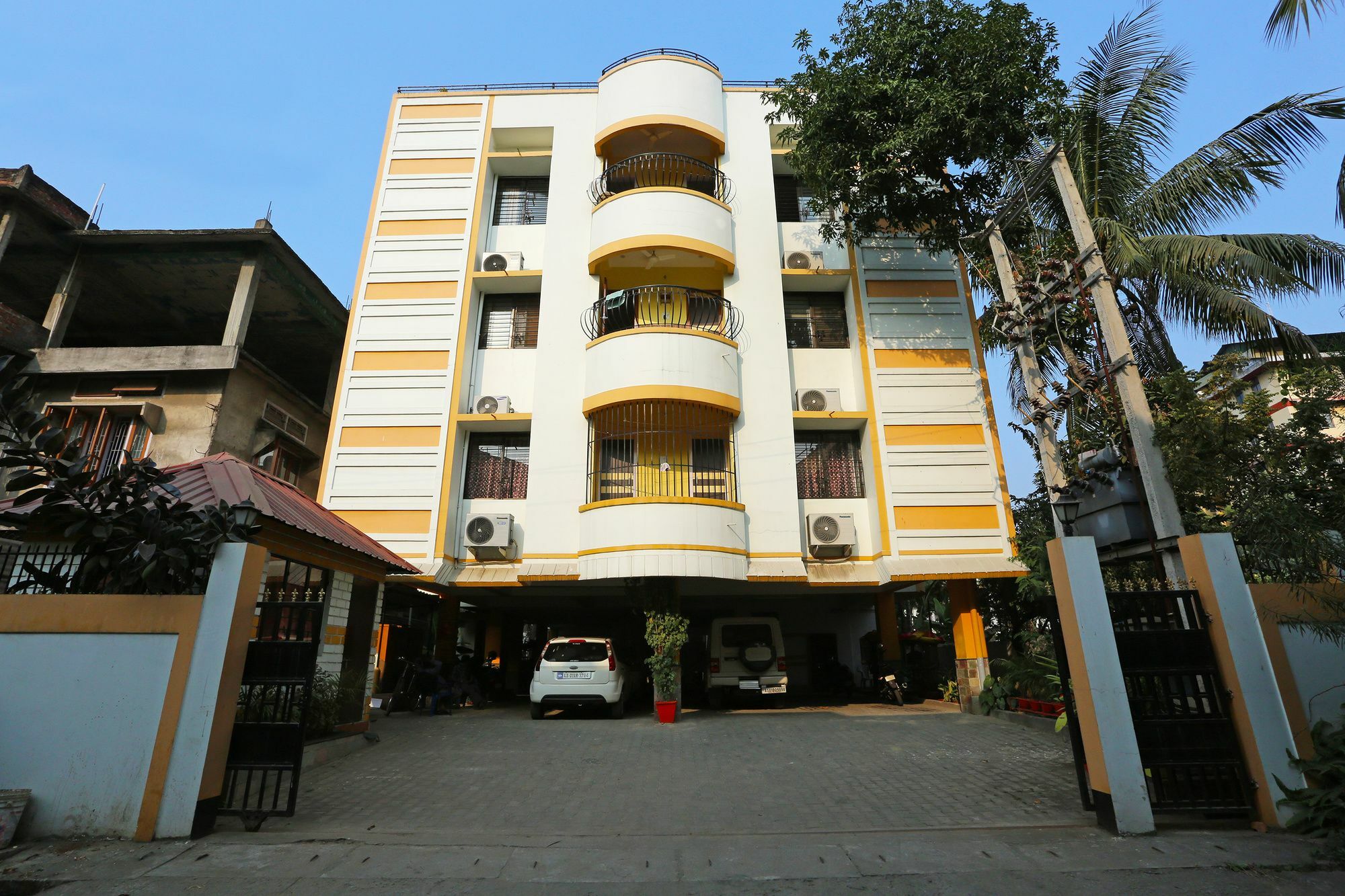 Treebo Umal Homestay Ganeshguri Guwahati Bagian luar foto