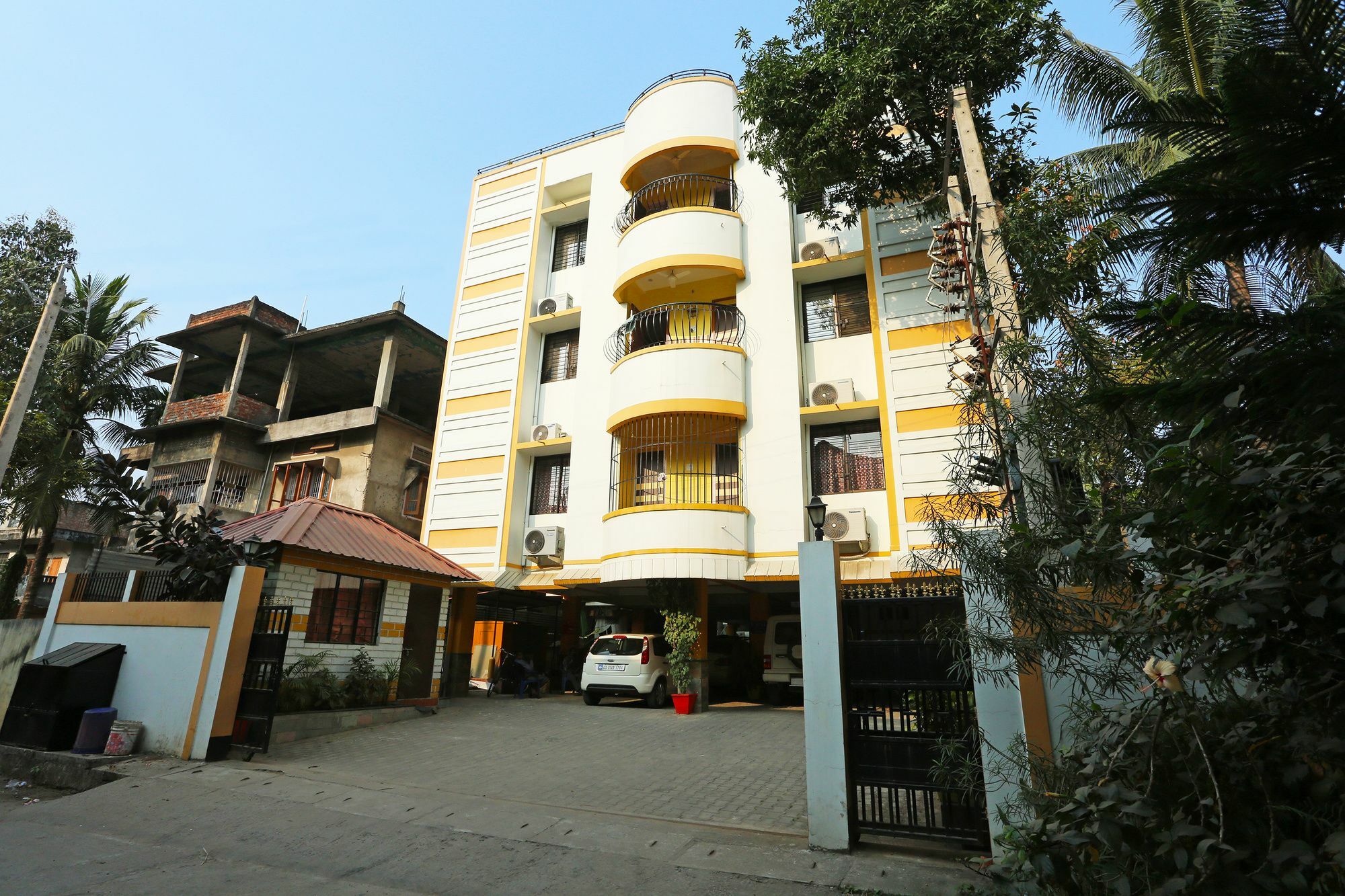 Treebo Umal Homestay Ganeshguri Guwahati Bagian luar foto